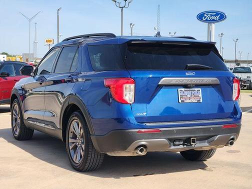Atlas Blue Metallic 2022 Ford Explorer XLT