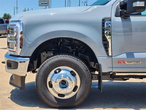 2025 Ford F-350 Lariat Super Duty