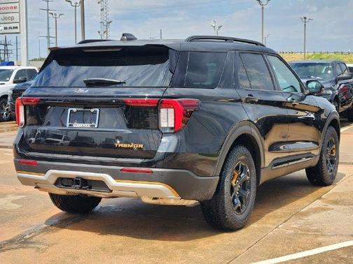 Agate Black Metallic 2026 Ford Explorer Tremor