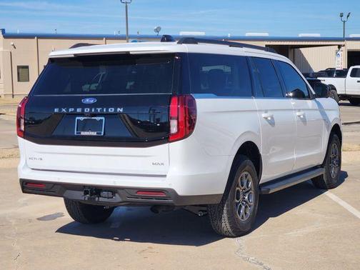 Oxford White 2025 Ford Expedition Max Active