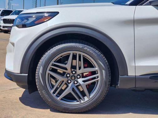 Star White 2026 Ford Explorer ST