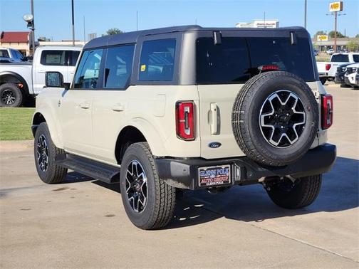 2025 Ford Bronco Outer Banks