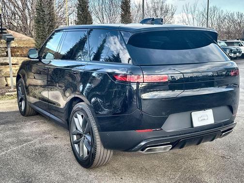 2025 Land Rover Range Rover Sport P360 SE