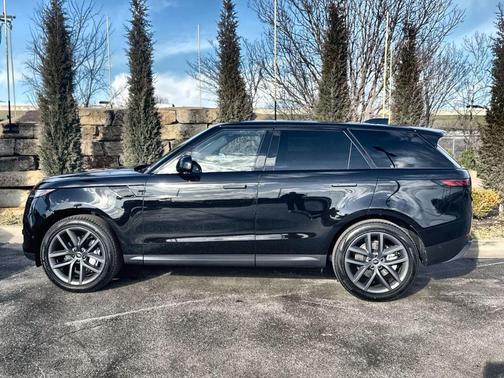 2025 Land Rover Range Rover Sport P360 SE