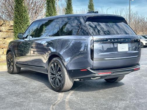 2026 Land Rover Range Rover P400 SE 7 Seat