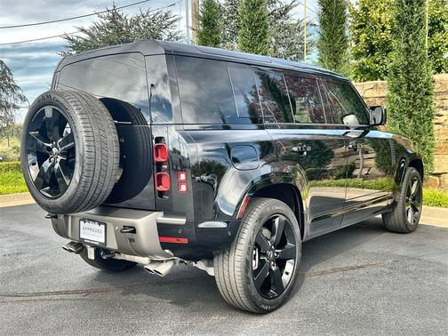 2025 Land Rover Defender P500 X-Dynamic SE