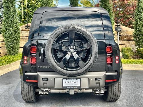 2025 Land Rover Defender P500 X-Dynamic SE