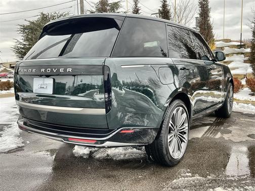 2025 Land Rover Range Rover P530 SE