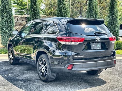 2017 Toyota Highlander SE