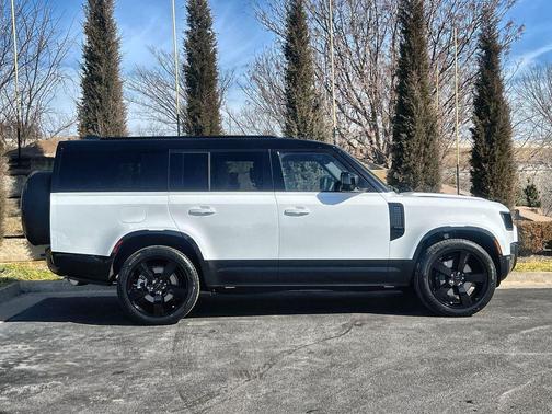 Fuji White 2026 Land Rover Defender P400 X-Dynamic SE
