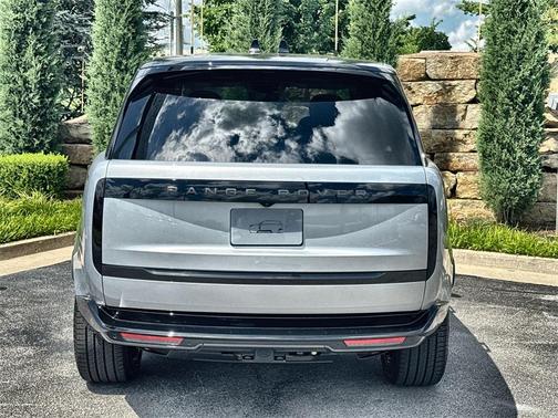 2025 Land Rover Range Rover P400 SE