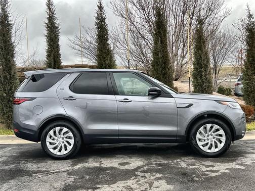 2025 Land Rover Discovery P300 S