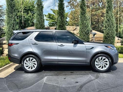 2025 Land Rover Discovery P300 S