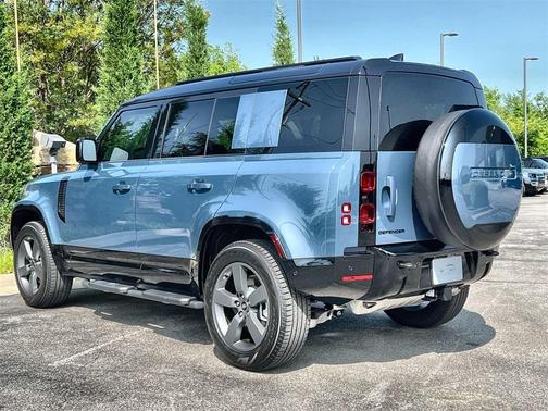 2025 Land Rover Defender P400 X-Dynamic SE