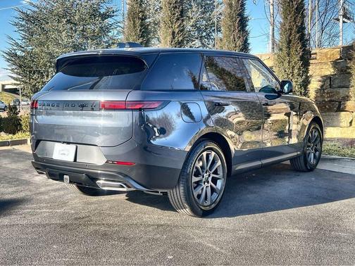 2026 Land Rover Range Rover Sport SE