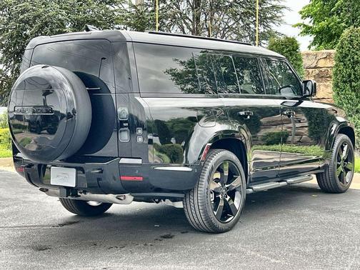 Santorini Black 2026 Land Rover Defender P400 X-Dynamic SE