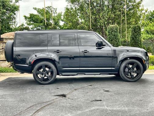 Santorini Black 2026 Land Rover Defender P400 X-Dynamic SE