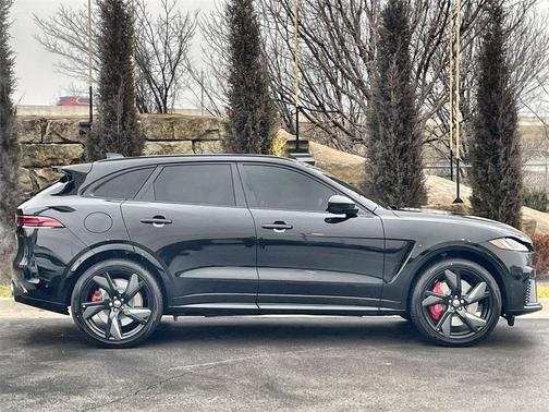 2025 Jaguar F-PACE SVR 575 Edition