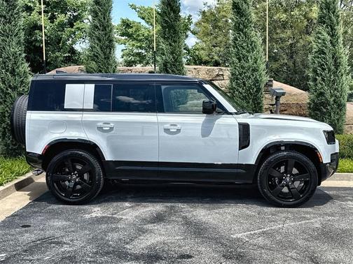 2025 Land Rover Defender P525 V8