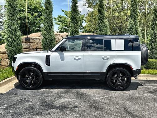 2025 Land Rover Defender P525 V8