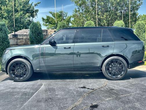 Belgravia Green 2026 Land Rover Range Rover P400 SE 7 Seat