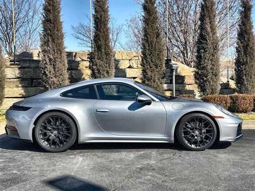 2025 Porsche 911 Carrera