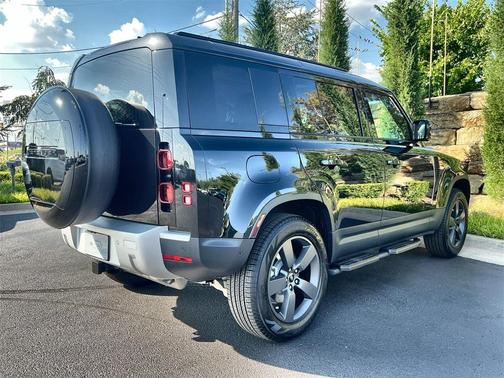 2025 Land Rover Defender P300