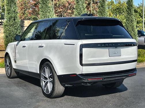 2025 Land Rover Range Rover P530 SE