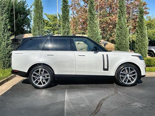 2025 Land Rover Range Rover P530 SE