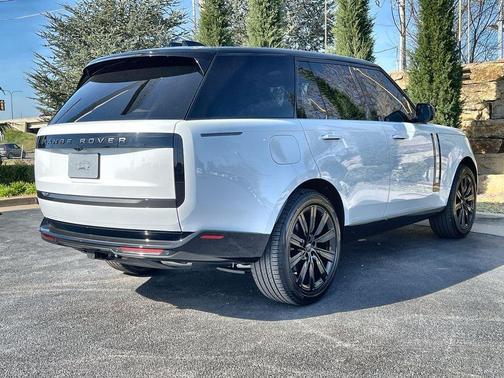 Fuji White 2026 Land Rover Range Rover P400 SE