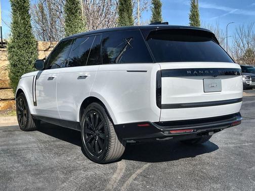 Fuji White 2026 Land Rover Range Rover P400 SE