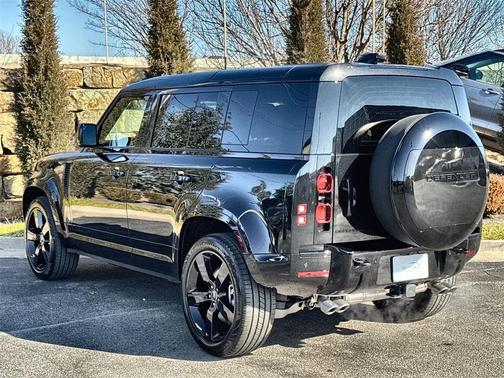 2025 Land Rover Defender P500 X-Dynamic SE