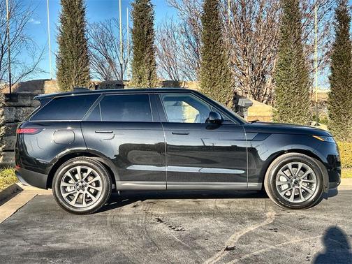 2026 Land Rover Range Rover Sport SE