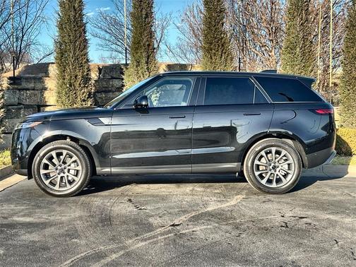 2026 Land Rover Range Rover Sport SE