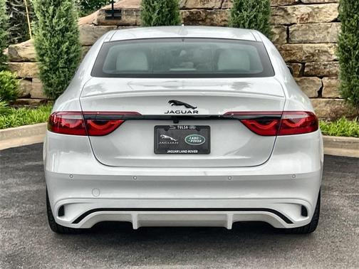 2024 Jaguar XF R-Dynamic SE