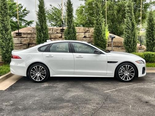 2024 Jaguar XF R-Dynamic SE