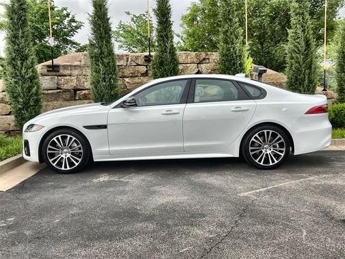 2024 Jaguar XF R-Dynamic SE