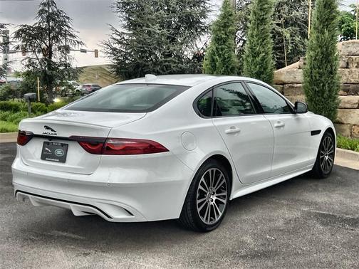 2024 Jaguar XF R-Dynamic SE
