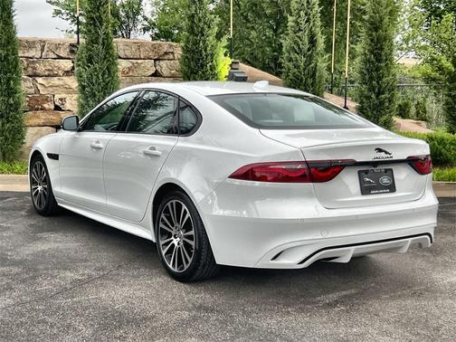 2024 Jaguar XF R-Dynamic SE
