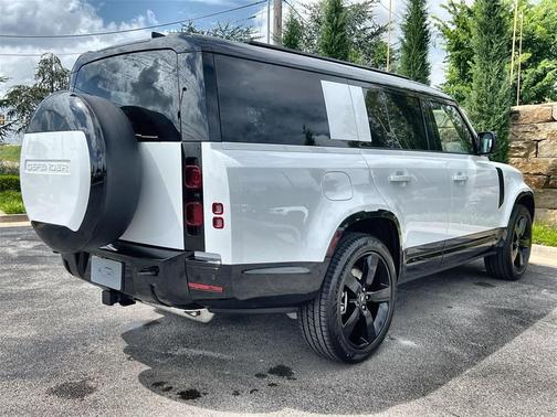 2025 Land Rover Defender P400 X-Dynamic SE