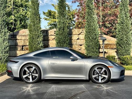 2025 Porsche 911 Carrera