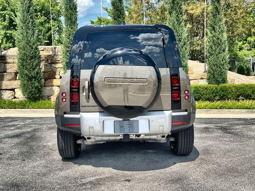 2025 Land Rover Defender P300