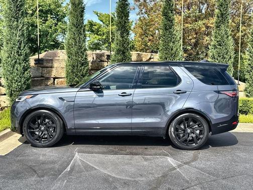 2025 Land Rover Discovery P360 Dynamic SE