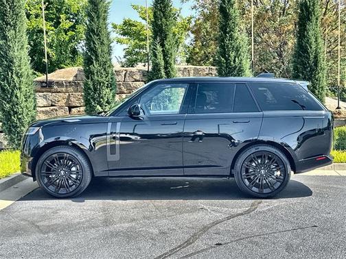 2025 Land Rover Range Rover P530 SE