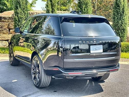 2025 Land Rover Range Rover P530 SE