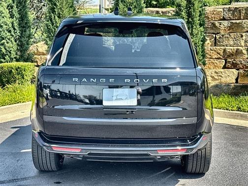 2025 Land Rover Range Rover P530 SE