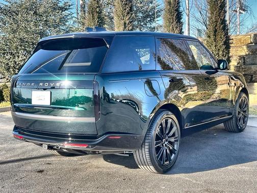 2026 Land Rover Range Rover P530 SE