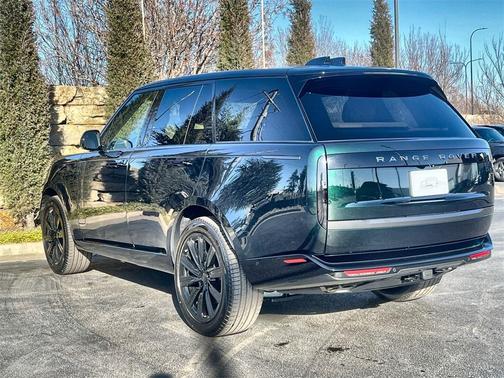 2026 Land Rover Range Rover P530 SE