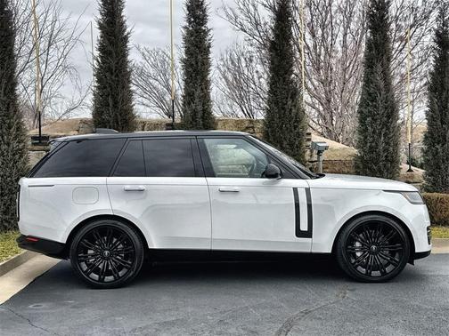 2023 Land Rover Range Rover P530 SE