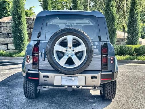 2025 Land Rover Defender P400 X-Dynamic SE